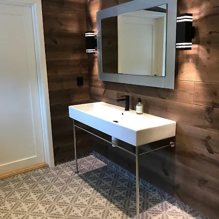 Cabin * Ramberg